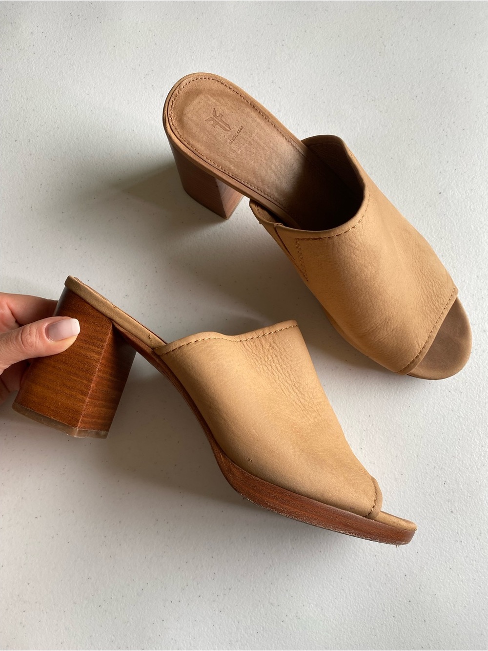 Frye size 11 tan leather peep toe block heel sandal